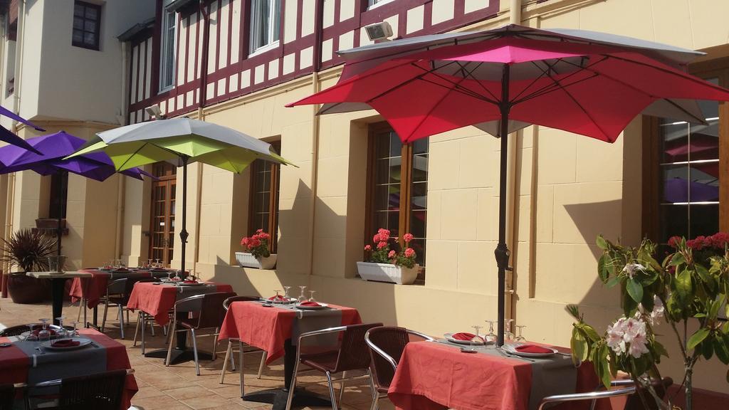 Hotellerie Normande Dozulé エクステリア 写真